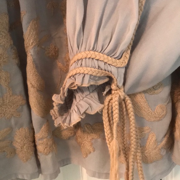 Lucky Brand Boho blue with tan embroidered blouse - Picture 6 of 6